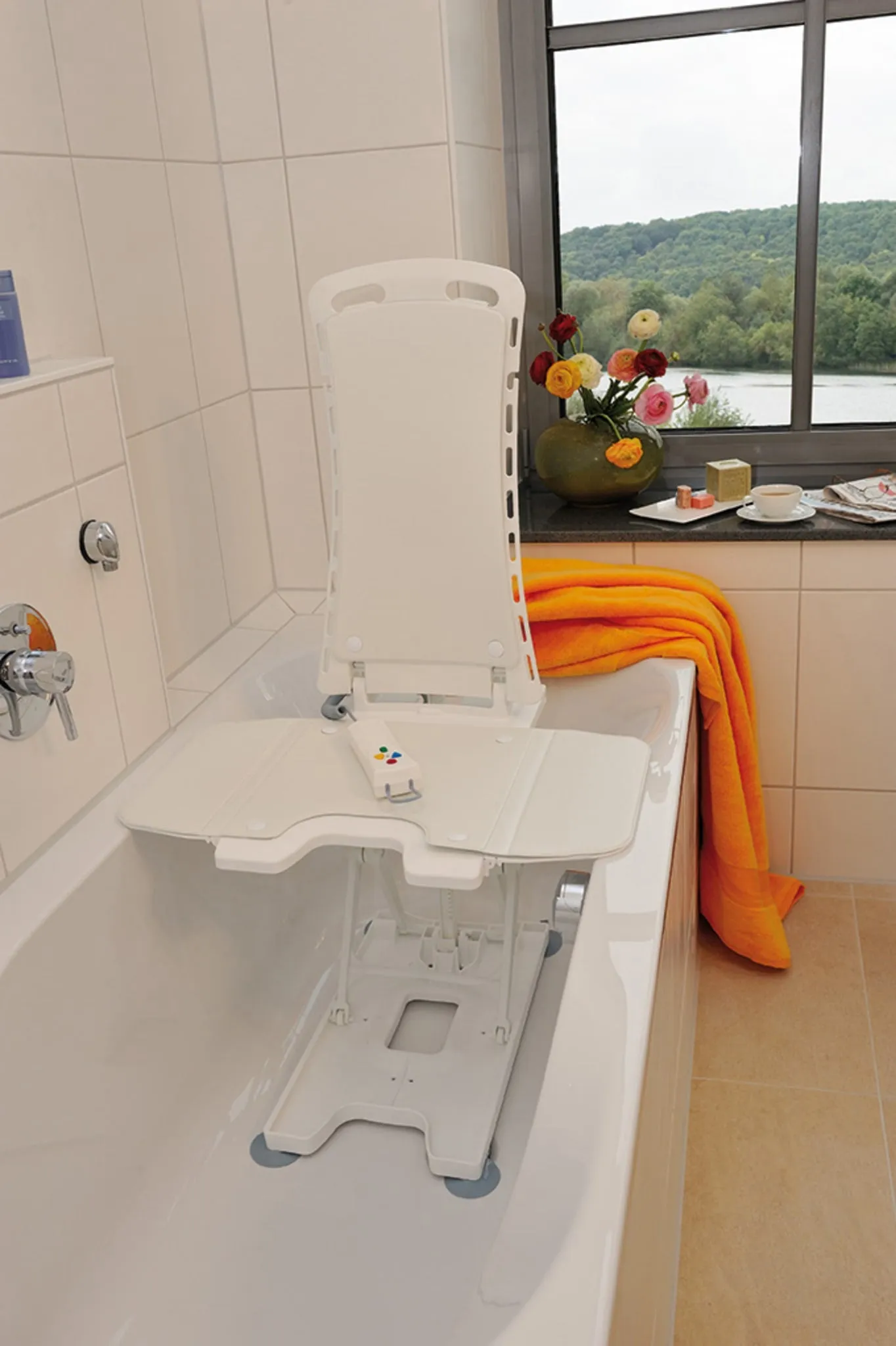 Bellavita Tub Chair Seat Auto Bath Lift, White