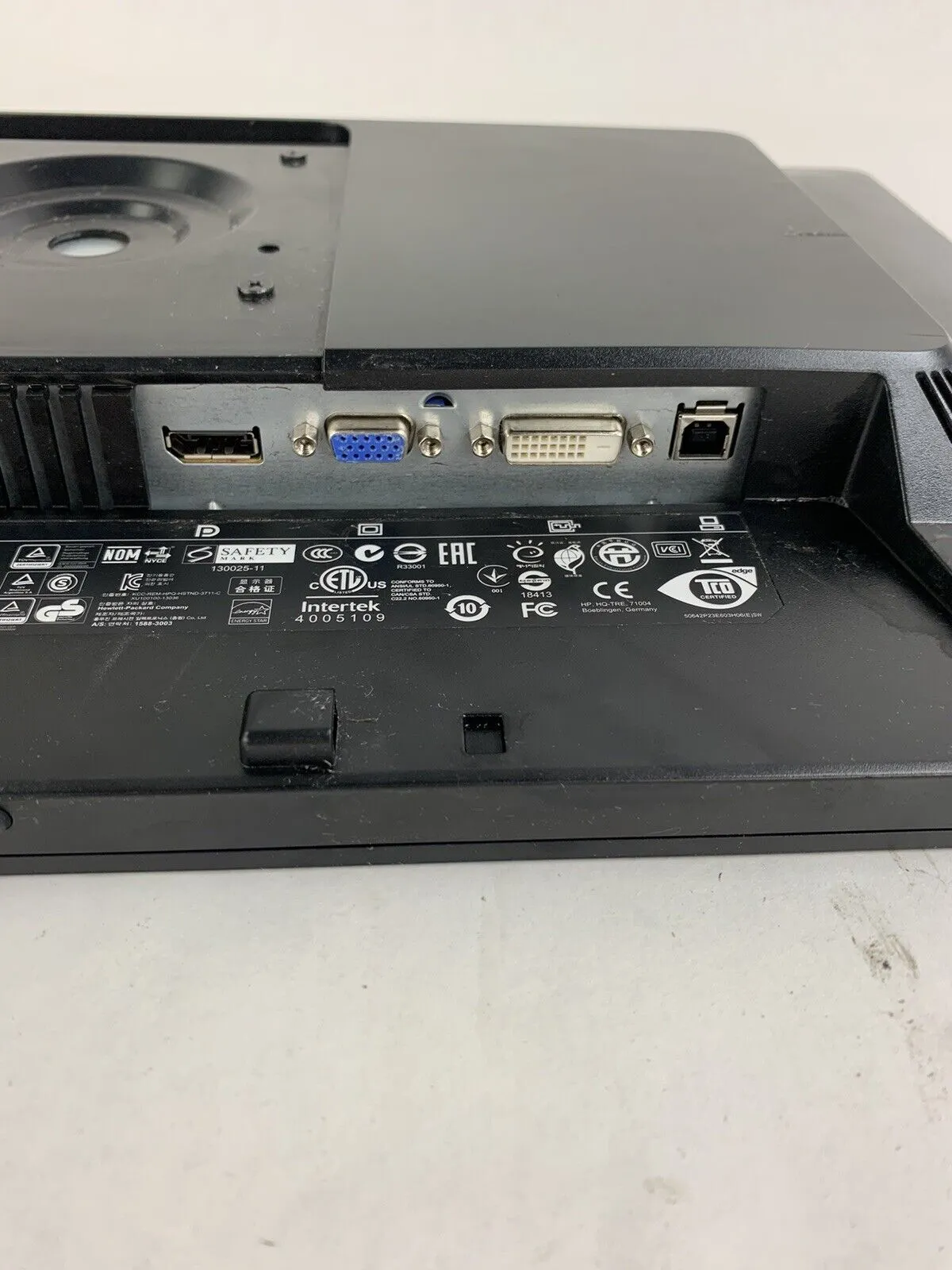 HP E231 EliteDisplay 23 in Monitor FHD LED Backlit LCD Screen VGA DVI