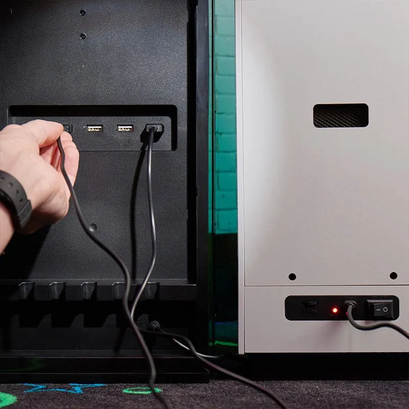 Official Quarter Arcades 7UP USB Hub