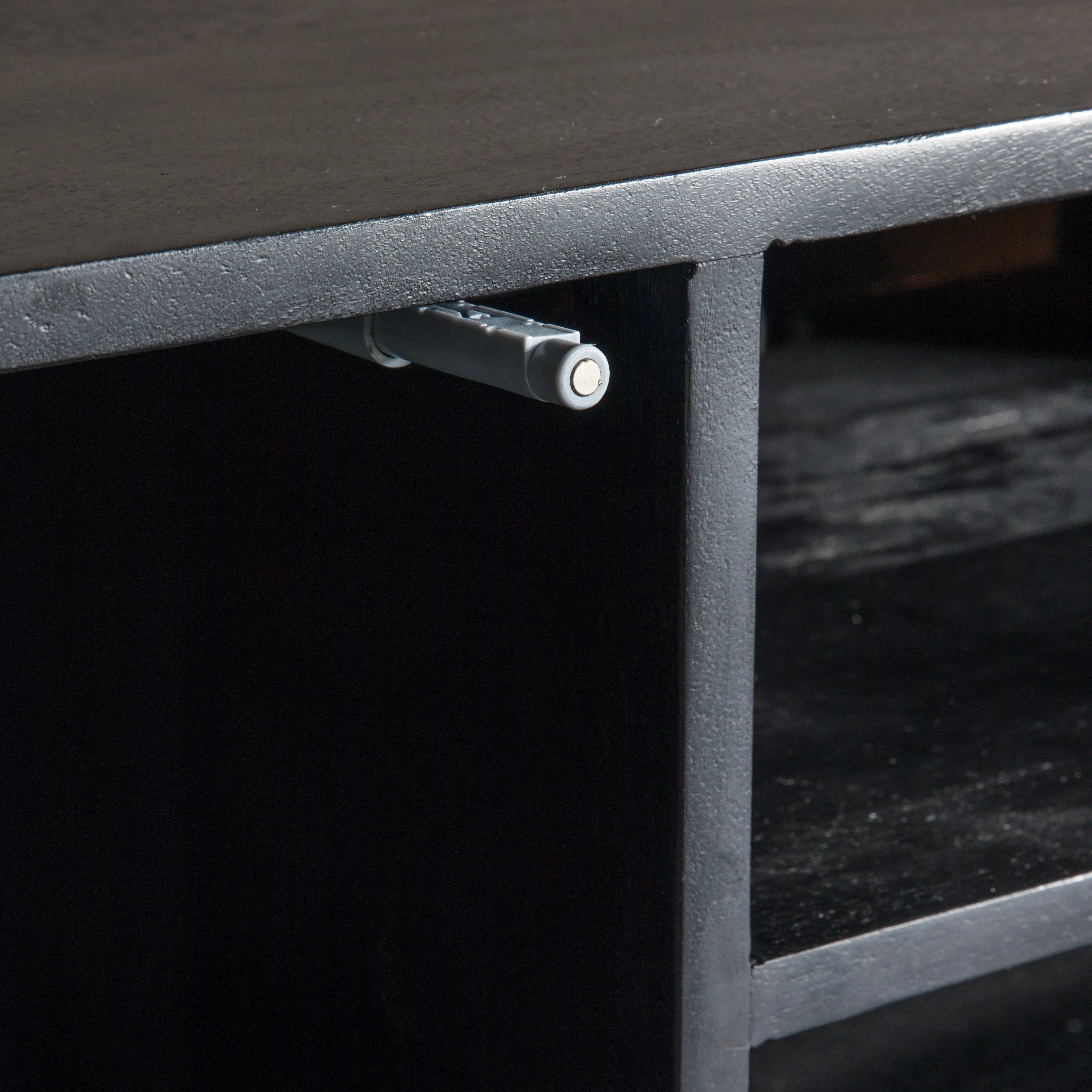 The Luxe Noir Media Unit
